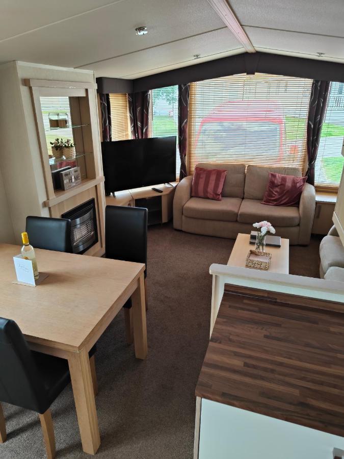 Holiday Home Sleeps Six Saint Leonards Экстерьер фото