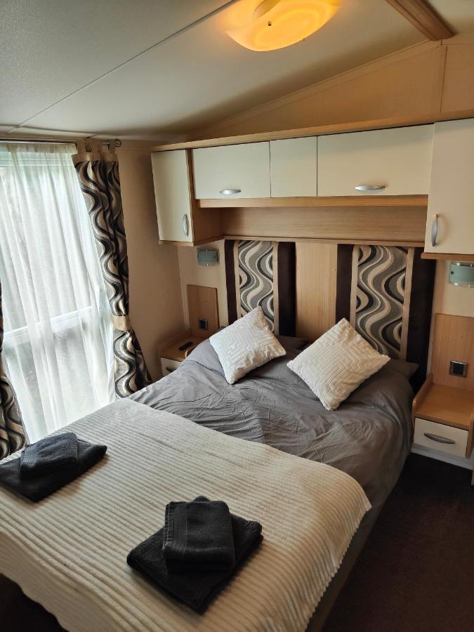 Holiday Home Sleeps Six Saint Leonards Экстерьер фото